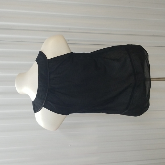 🎉Host Pick 🎉Lane Bryant Black Sleeveless Top with Gold accents on collar - Picture 2 of 7